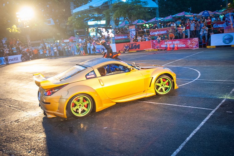 Thông tin về  lễ hội xe hơi đầu tiên của Việt Nam - Saigon AutoFest 2016 - đã chính thức được hé lộ. Theo đó, một “đại tiệc” đầy ấn tượng dành cho các “tín đồ” xe hơi sẽ chính thức diễn ra vào đầu năm 2016 tại TP.HCM.